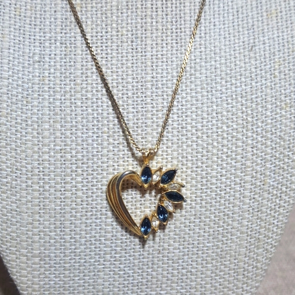 Caco 12K GF Gold Filled Short Chain Necklace Galbani Heart Pendant Blue Crystal - Picture 2 of 4